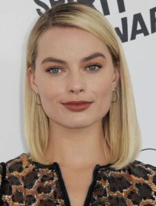 margot robbie fisico